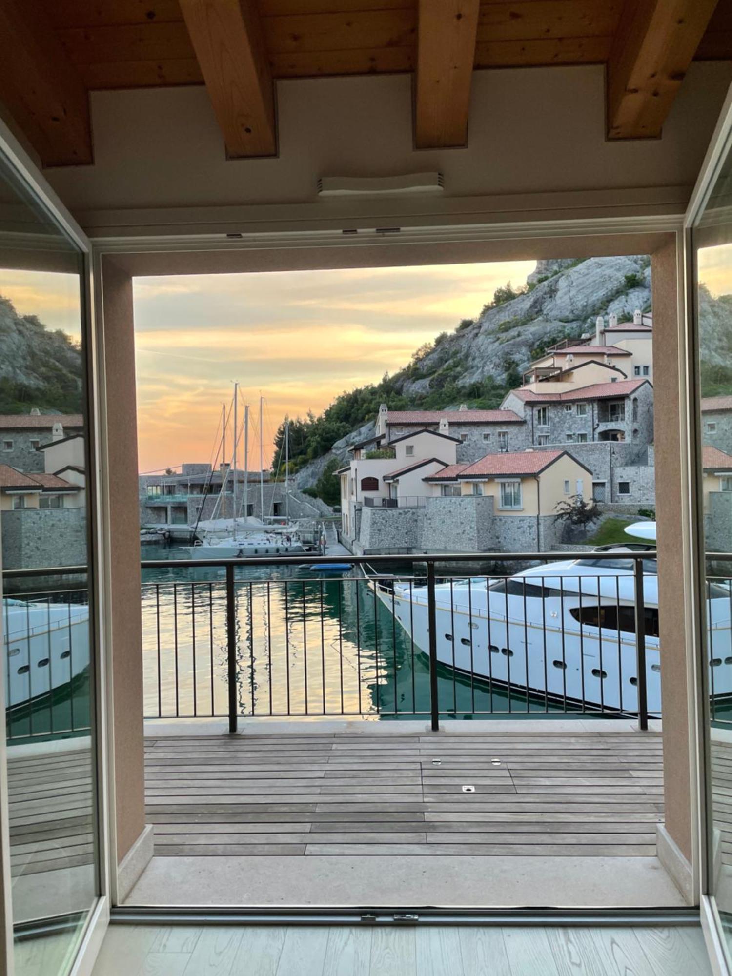 Апартаменты Portopiccolo Sul Mare - Систиана Экстерьер фото