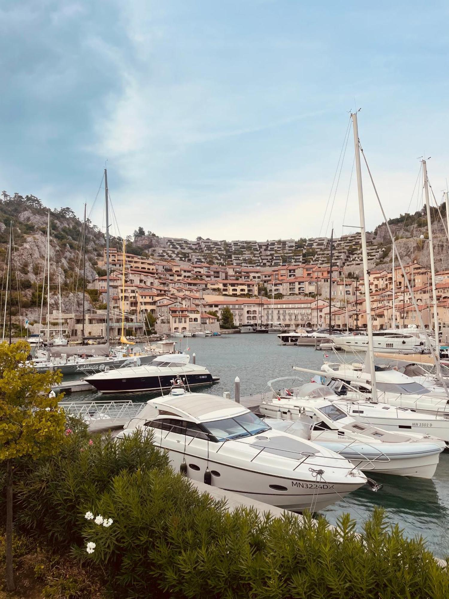 Апартаменты Portopiccolo Sul Mare - Систиана Экстерьер фото